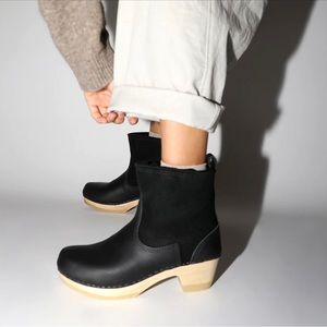 No.6 5" Pull on Shearling Clog Boot on Mid Heel in Black Suede Size 40